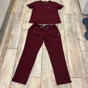 Figs Maroon Scrub Set Medium